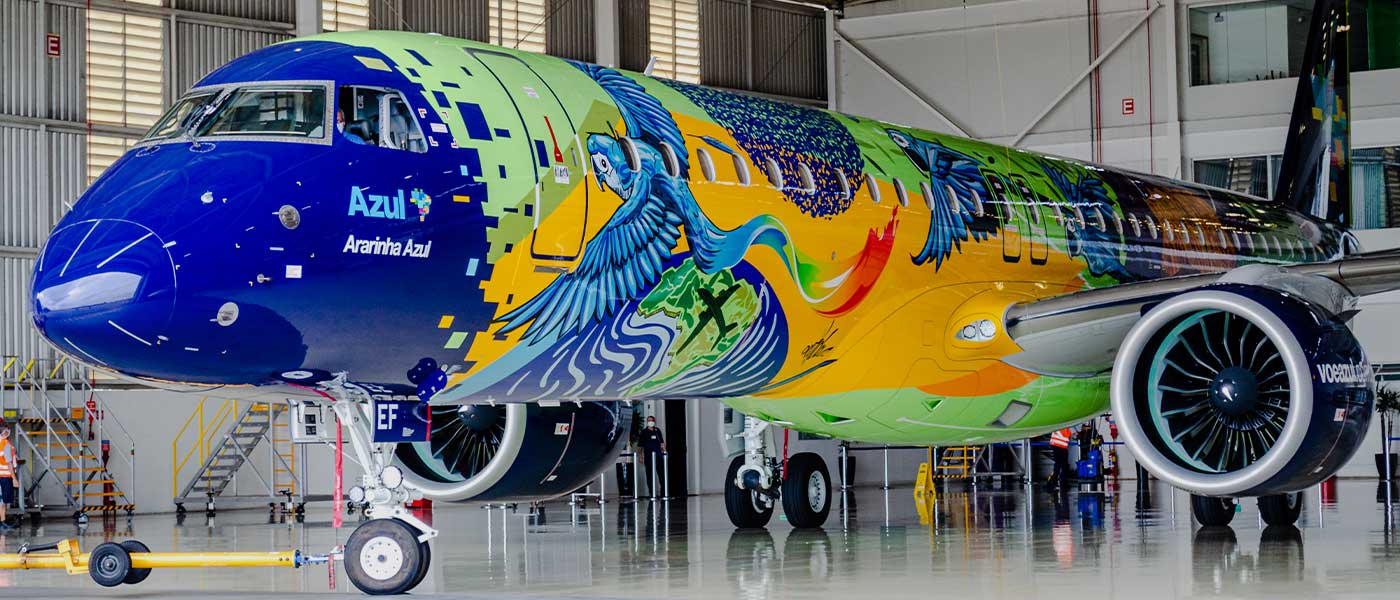 Conheça os aviões da Azul com pintura da Bandeira do Brasil